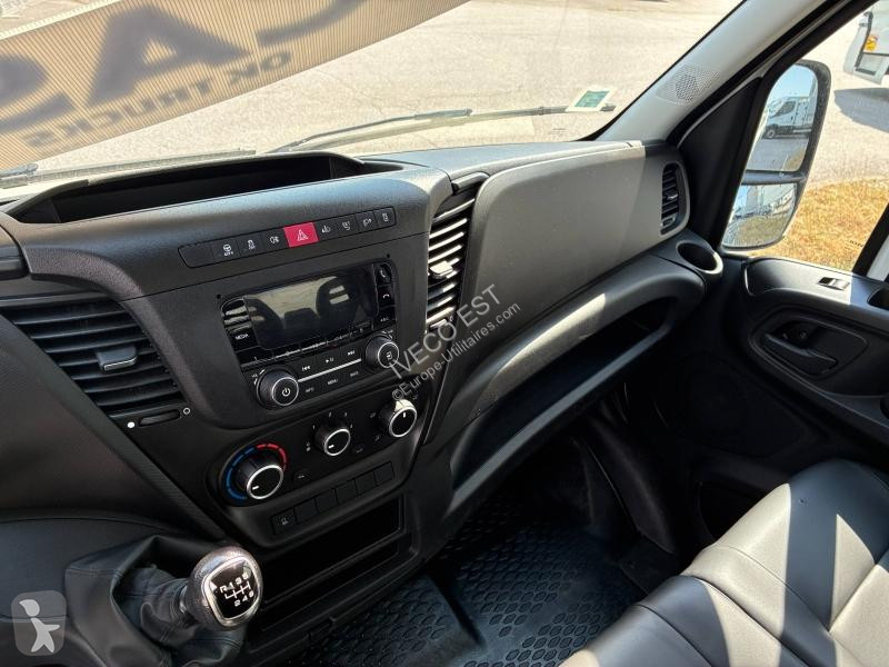 Véhicule utilitaire Iveco CCb 35C16H3.0 L -...