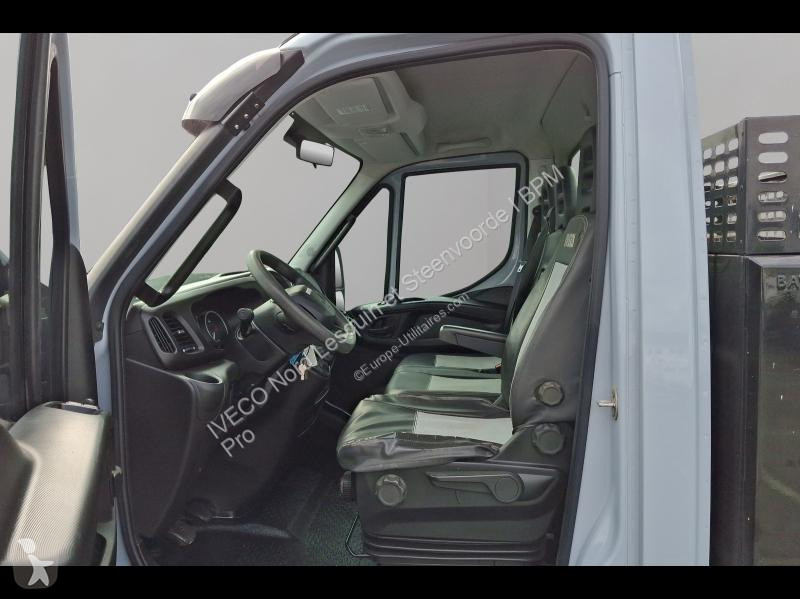 Véhicule utilitaire Iveco CCb 35C16 D Empt 4100...