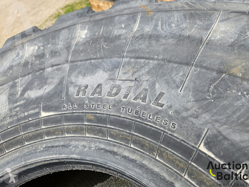 Furgoneta  tires