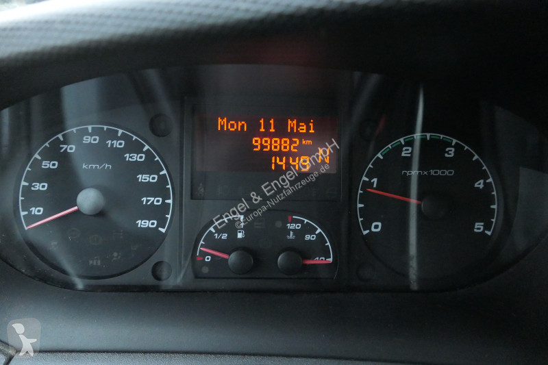 Iveco Daily 35 S11 C30C AUTOMATIK KAMERA Regale...