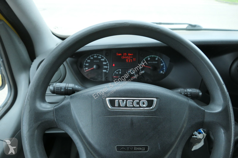 Véhicule utilitaire Iveco Daily 35 S11 C30C...