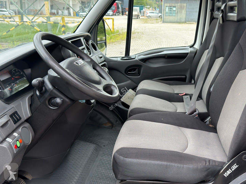 Samochód dostawczy Iveco DAILY...