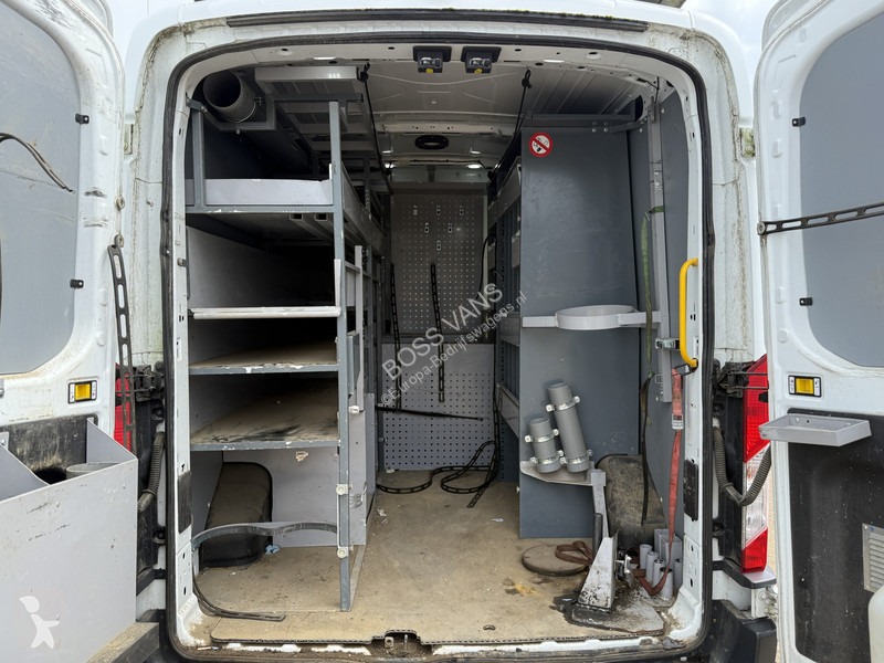 Véhicule utilitaire Ford 2.0 TDCI 130PK L2H2...
