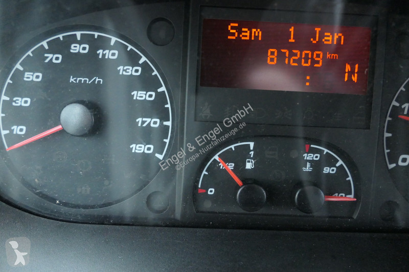 Iveco Daily 35 S11 C30C AUTOMATIK KAMERA Regale...