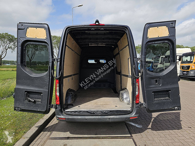 Коммерческий автомобиль Mercedes 317 L2H2 LED...