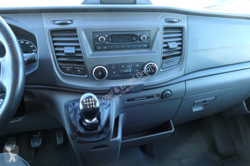 Véhicule utilitaire Ford Transit 350 2,0 TDCi...