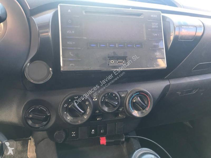 عربة نفعية Toyota