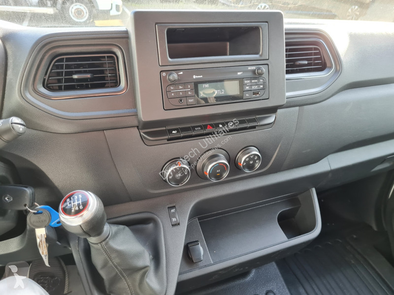 Véhicule utilitaire Renault MASTER III FG F3300...