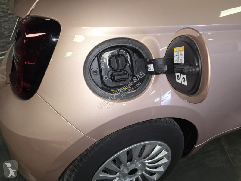 عربة نفعية Fiat 500 Fiat Cabriolet Electrique...