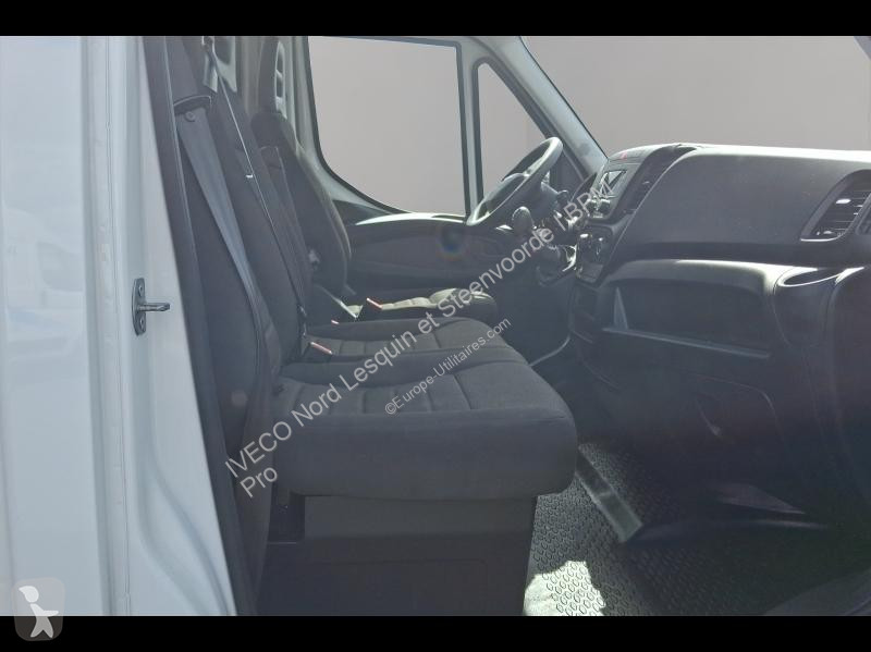 Véhicule utilitaire Iveco CCb 35C16H...