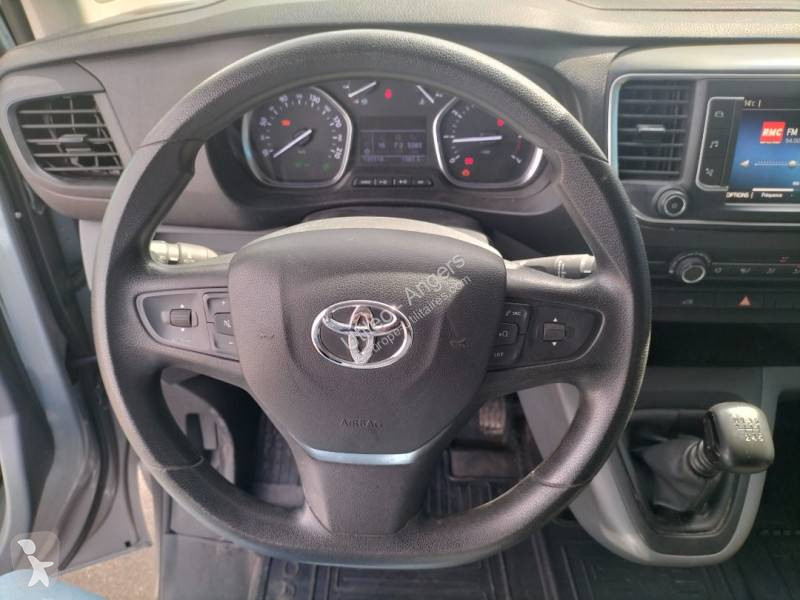 Véhicule utilitaire Toyota