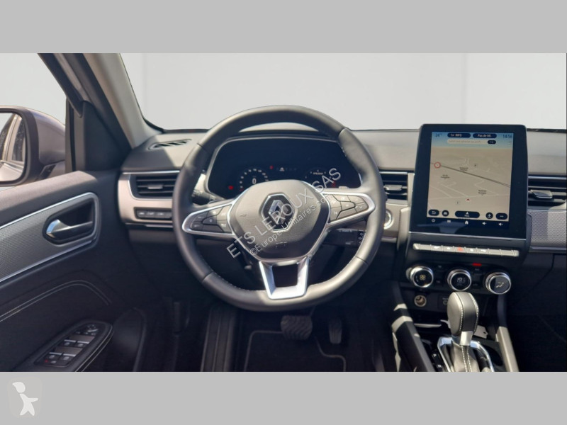 عربة نفعية Renault ARKANA