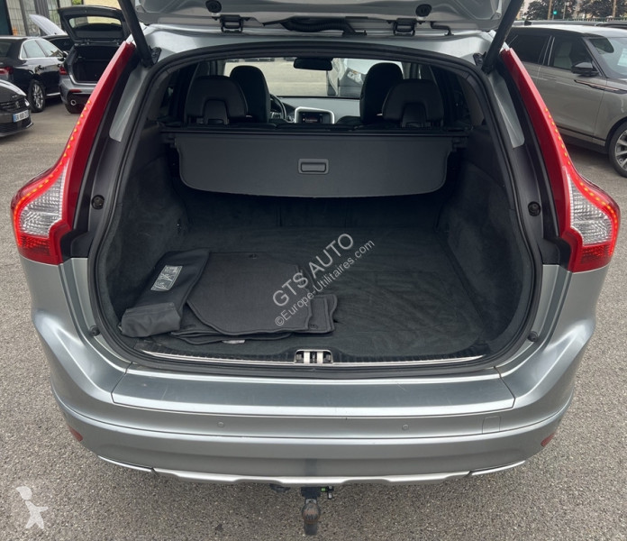 Samochód dostawczy Volvo D4 AWD 181CH MOMENTUM...