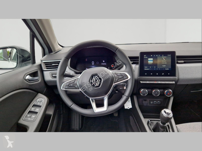 عربة نفعية Renault CLIO V