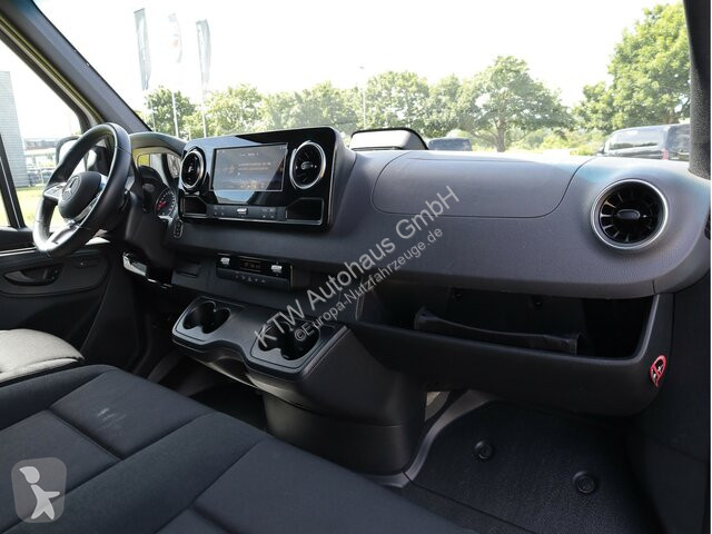 Коммерческий автомобиль Mercedes Sprinter 317...