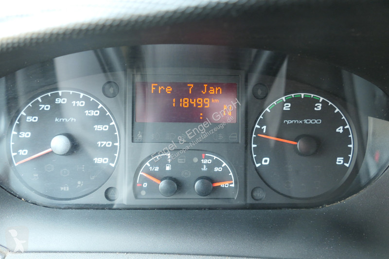 Iveco Daily 35 S11 C30C AUTOMATIK KAMERA Regale...