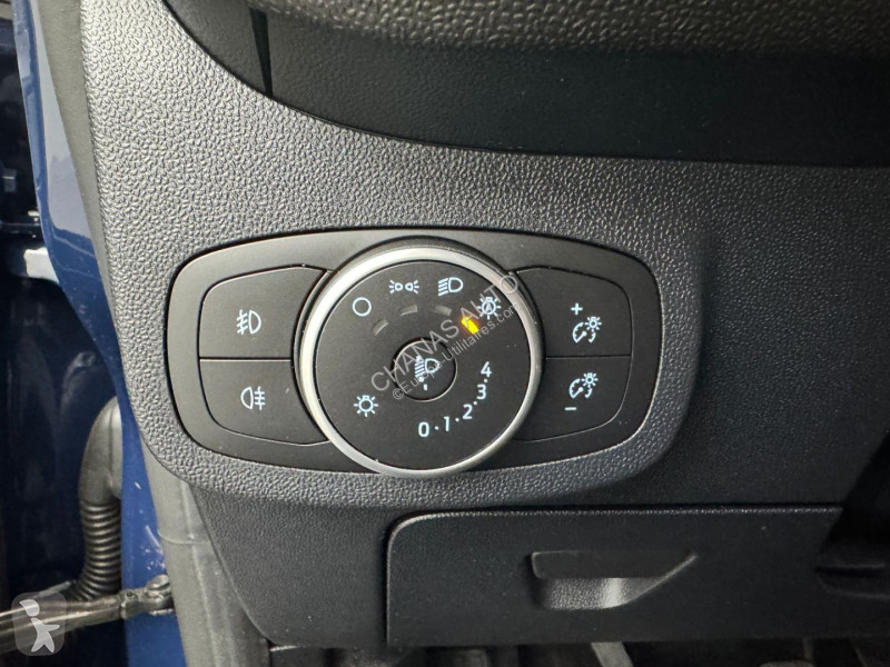 Samochód dostawczy Ford 1.0 EcoBoost 95 Titanium