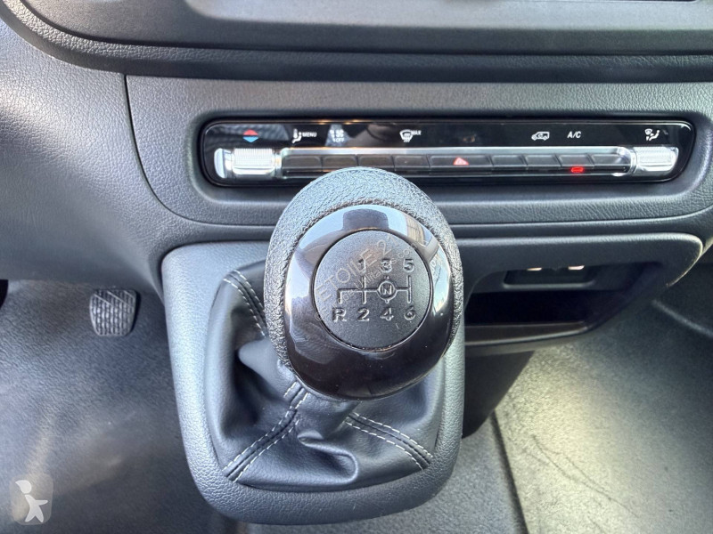 Samochód dostawczy Mercedes VITO FOURGON 116...