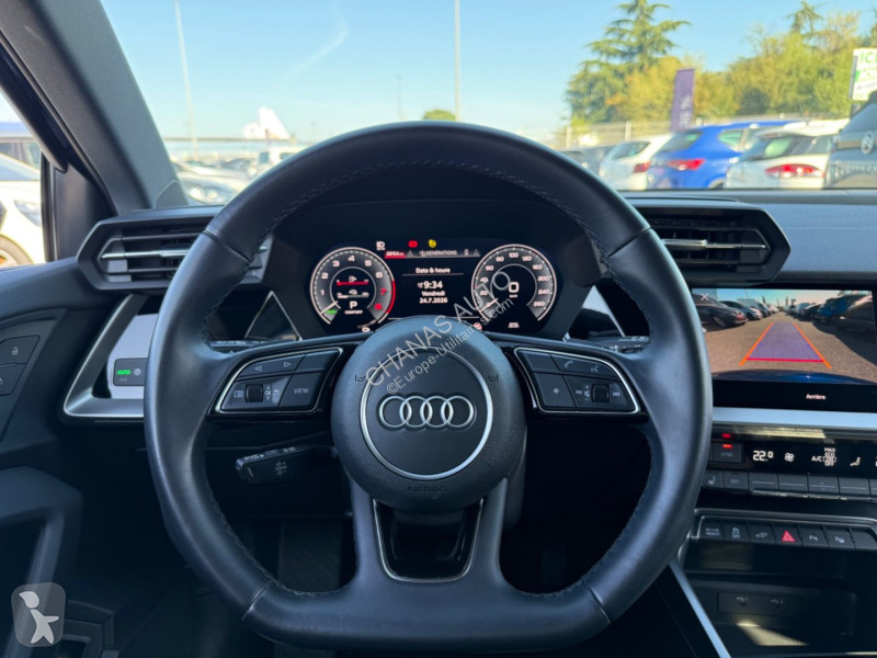 Véhicule utilitaire Audi 40 TFSIe 204 Design...