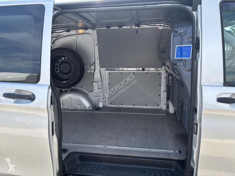 Véhicule utilitaire Mercedes VITO Compact 2.8t...