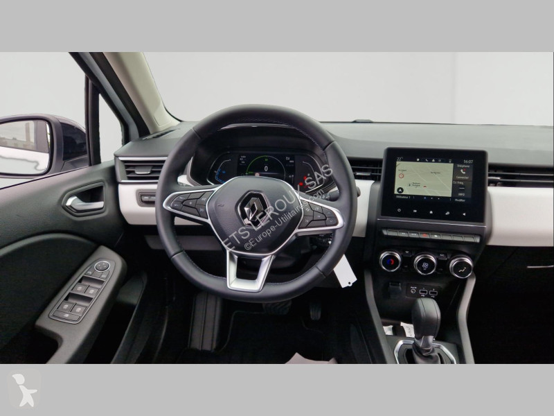 عربة نفعية Renault CLIO V