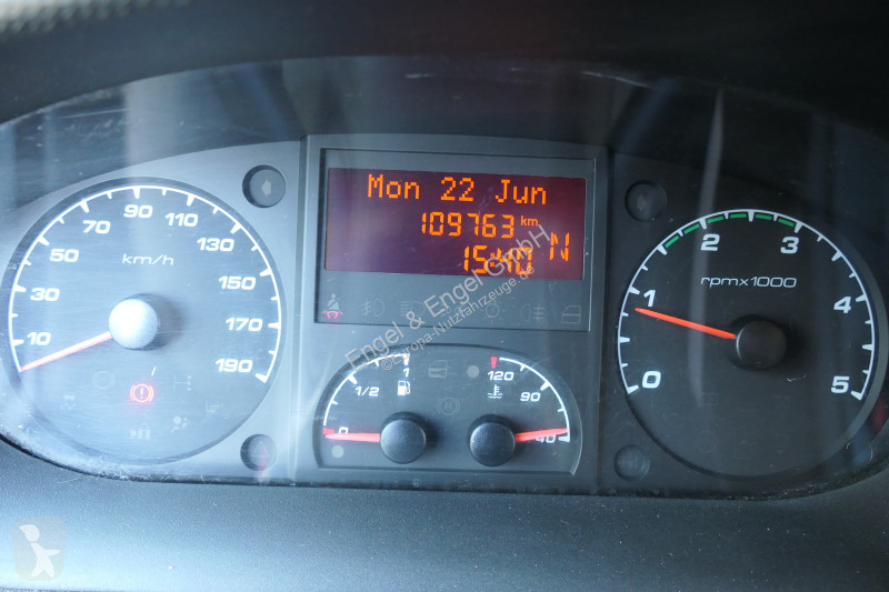 Véhicule utilitaire Iveco Daily 35 S11 C30C...