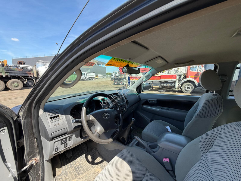 عربة نفعية Toyota Pick-Up Truck - 4x4 - Manual...