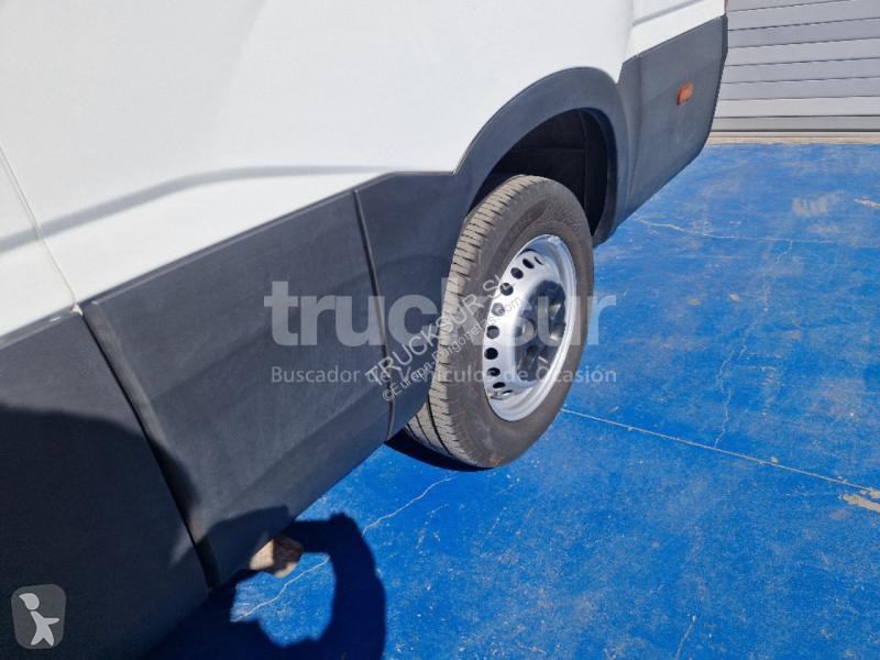 Furgoneta Iveco  DAILY 35S16 12M3