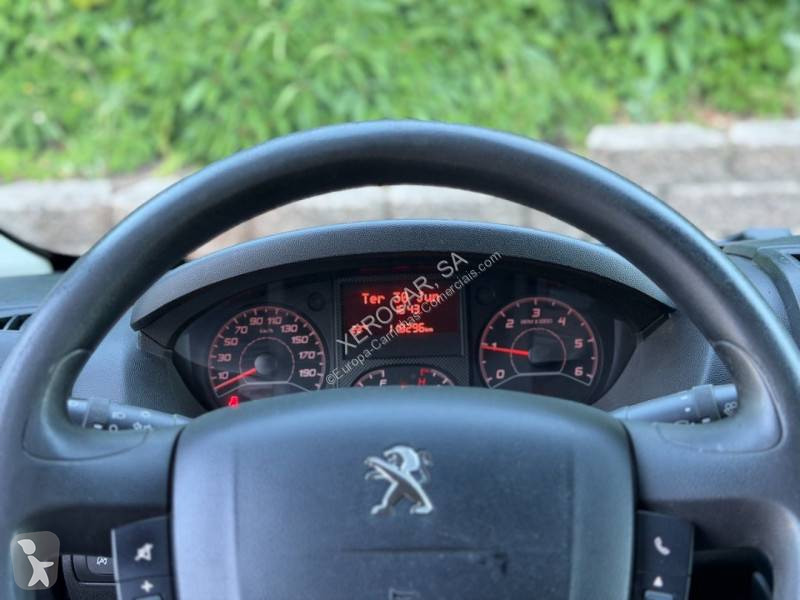 عربة نفعية Peugeot