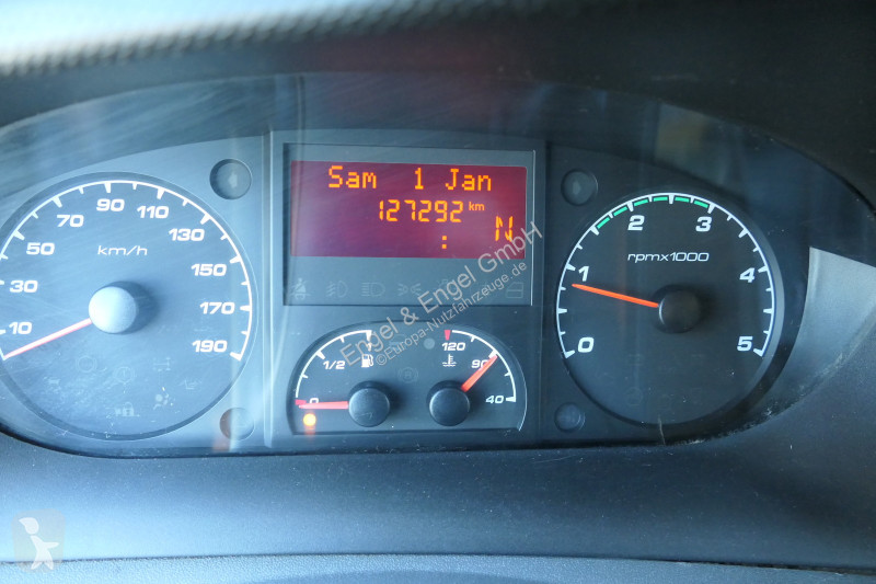 Iveco Daily 35 S11 C30C AUTOMATIK KAMERA Regale...