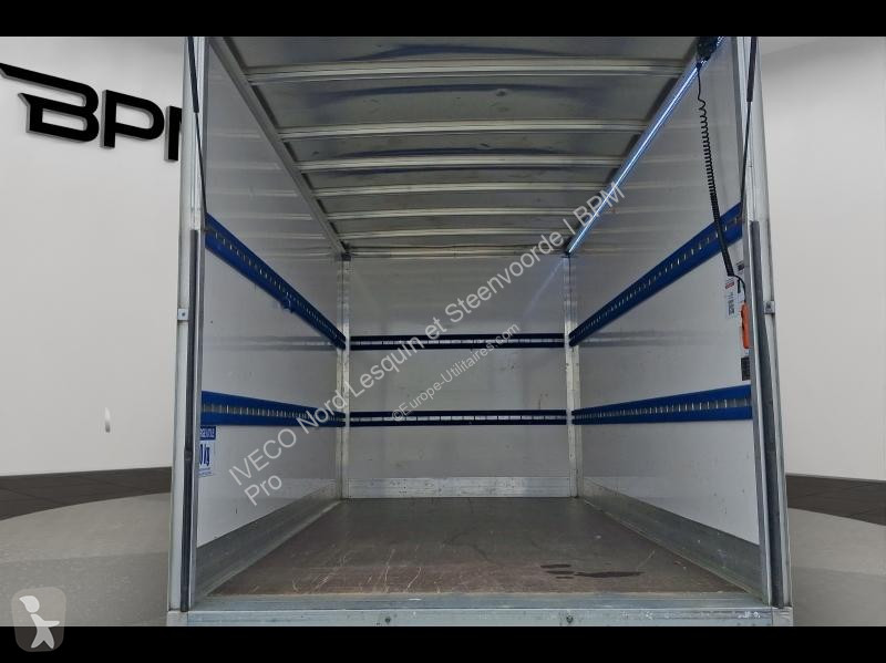 Véhicule utilitaire Iveco CCb 35C16H...