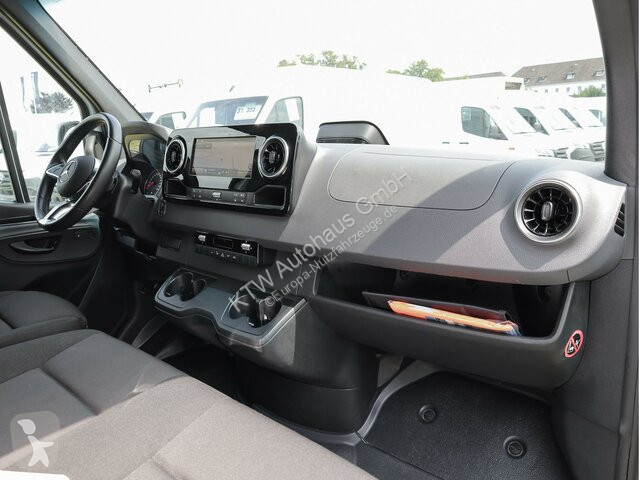 Veículo utilitário Mercedes Sprinter 317...