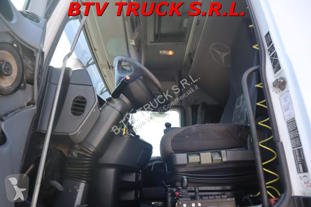شاحنة Mercedes ACTROS