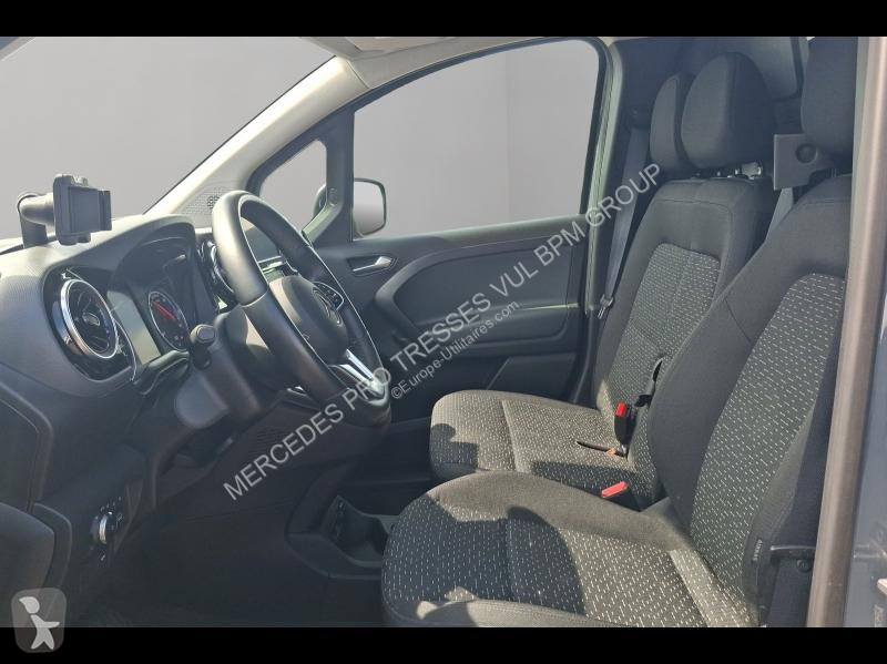 عربة نفعية Mercedes e Long Select