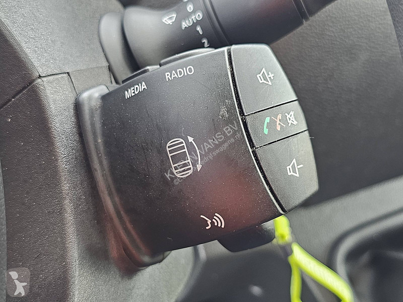 Furgoneta Renault 2.3 L2H2 Dubbele Cabine!