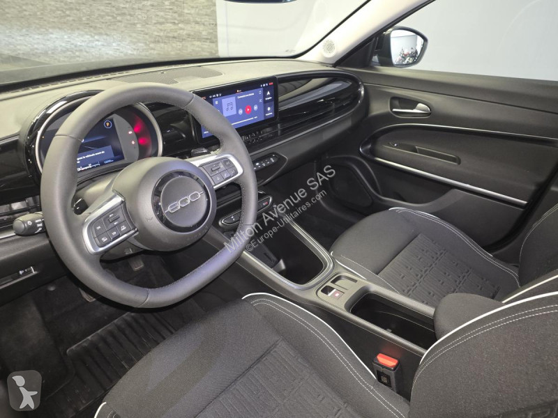 Samochód dostawczy Fiat FIAT 600 1.2 Hybrid -...