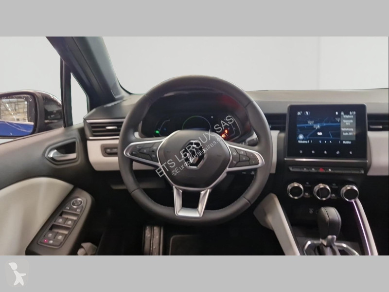 عربة نفعية Renault CLIO V