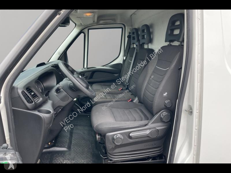 Véhicule utilitaire Iveco 35S Fg 35S14 V12 FOURGON