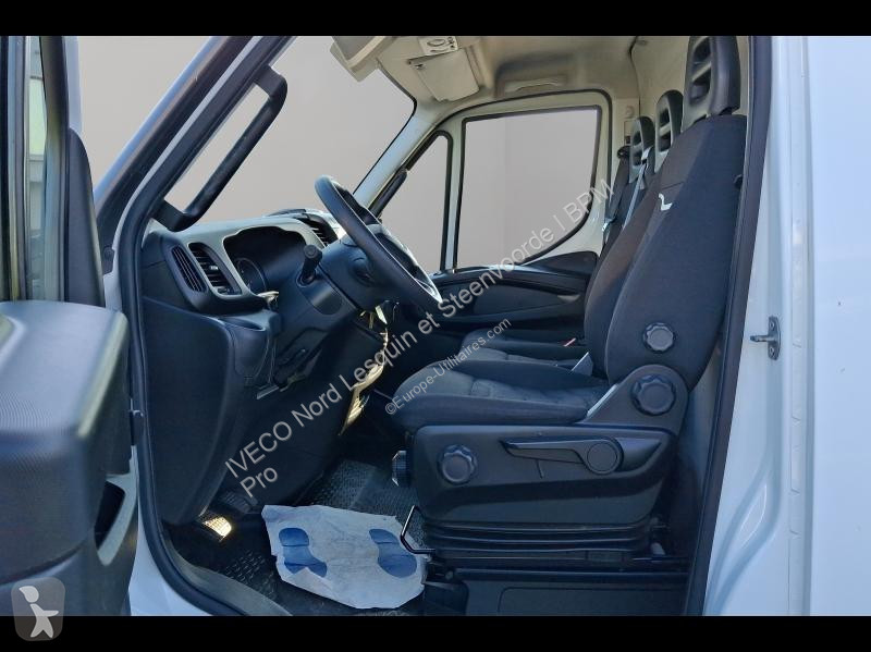 Véhicule utilitaire Iveco 35S Fg 35S14 V16