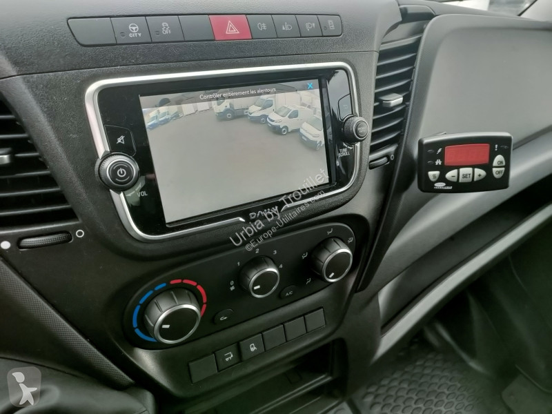 Véhicule utilitaire Iveco FRIGO 12M3 160 CV...