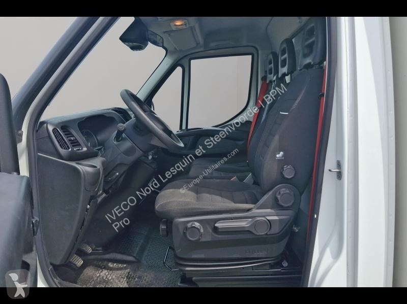 Véhicule utilitaire Iveco CCb 35C16H...