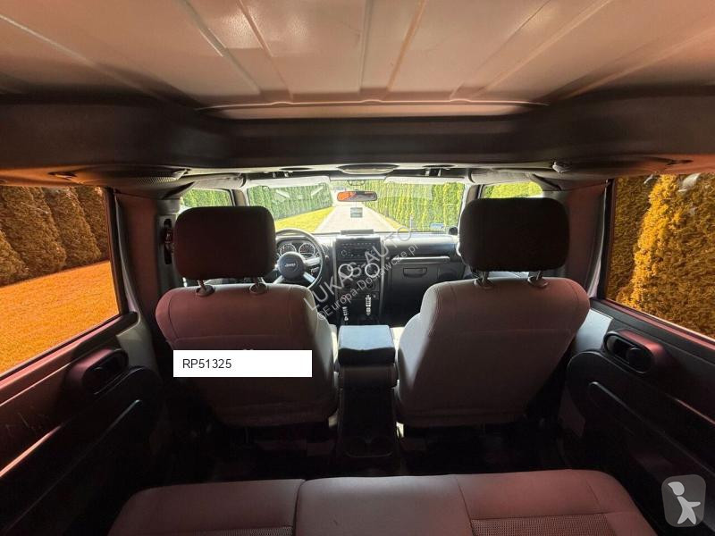 Samochód dostawczy Jeep Unlimited Sahara 3.8 Autom