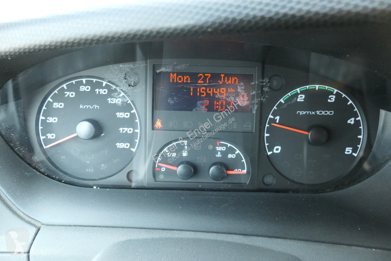 Véhicule utilitaire Iveco Daily 35 S11 C30C...