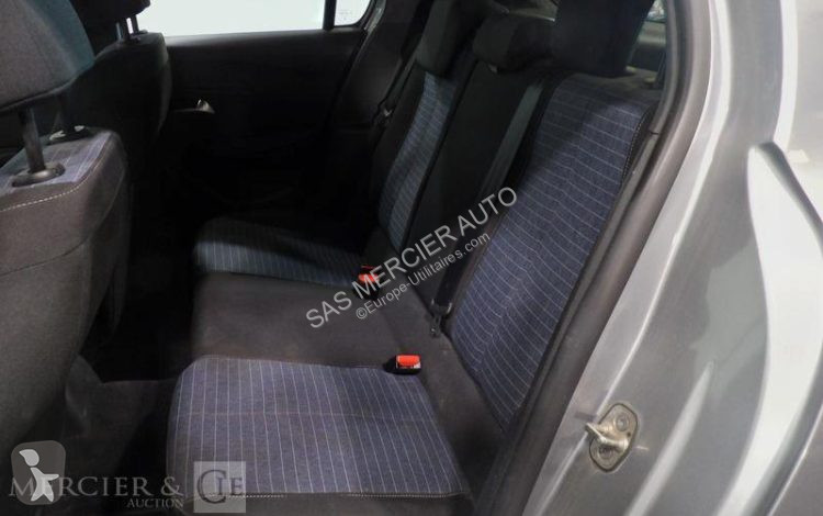 عربة نفعية Peugeot