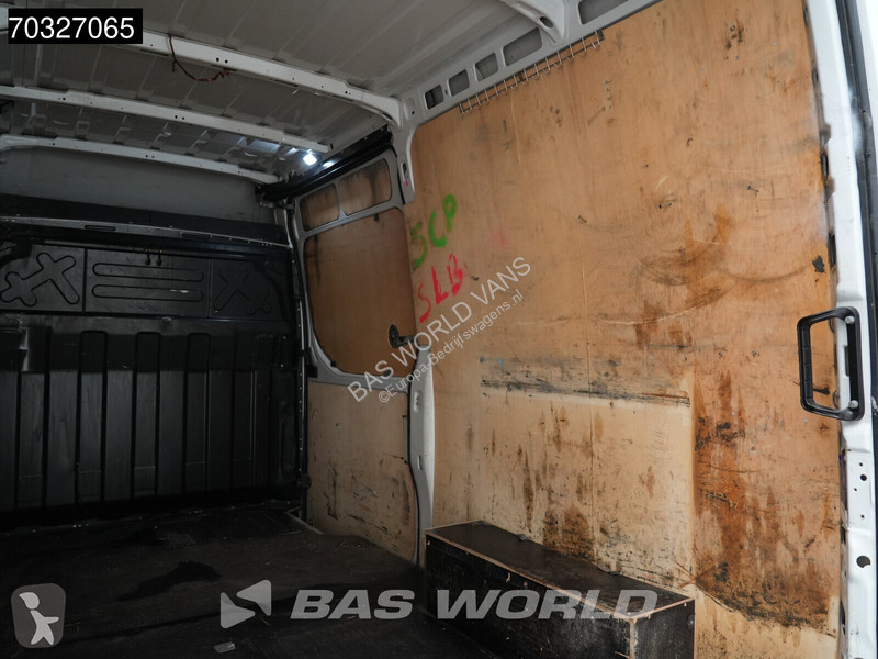 Лекотоварен автомобил Iveco 35S18 3.0L Automaat...