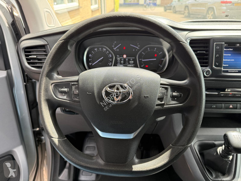 عربة نفعية Toyota 2.0 D Professional 2x...