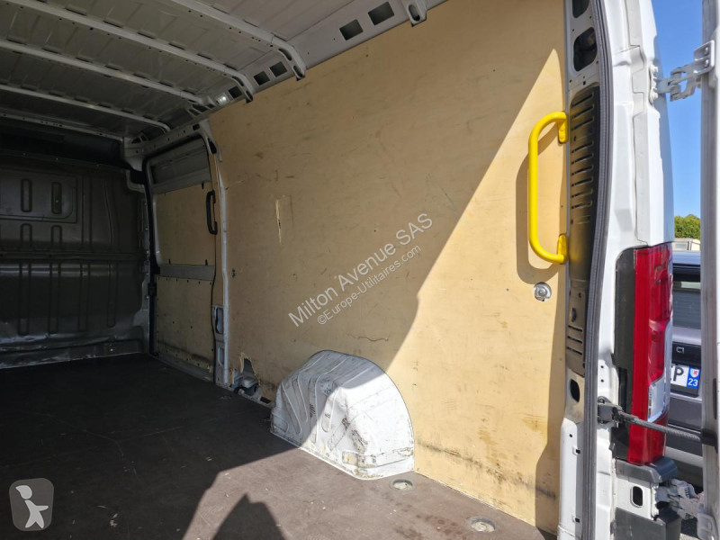 Véhicule utilitaire Fiat DUCATO Tôlé Business...
