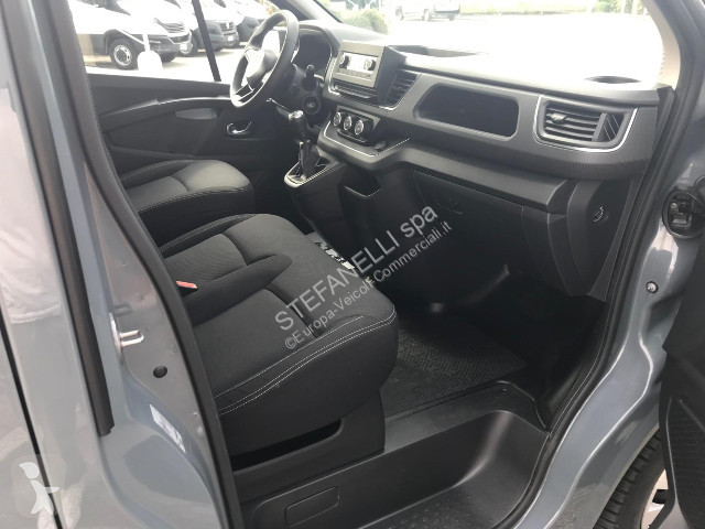 Veicolo commerciale Nissan Primastar bus 2.0...
