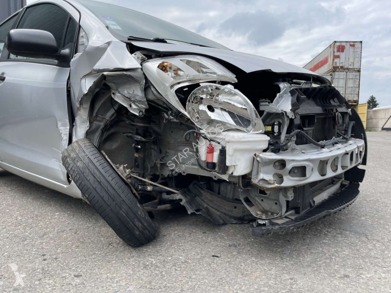 عربة نفعية Toyota