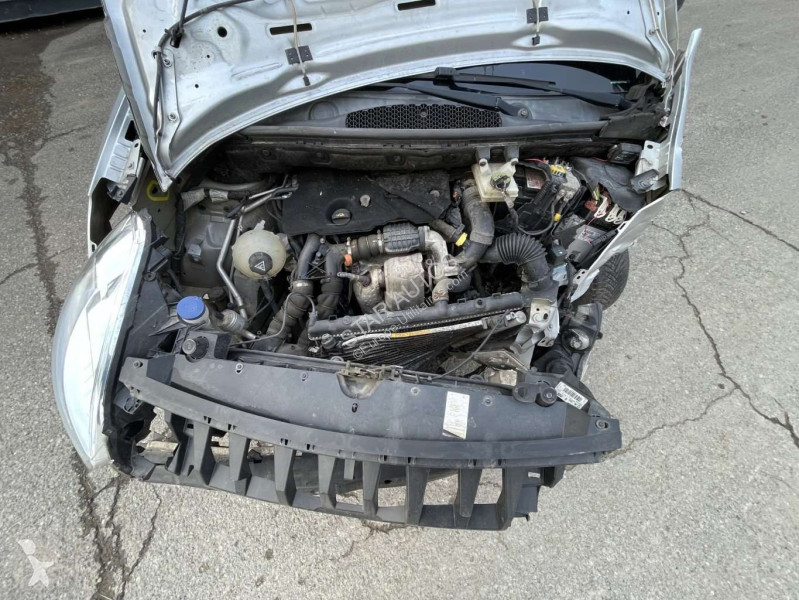 عربة نفعية Peugeot